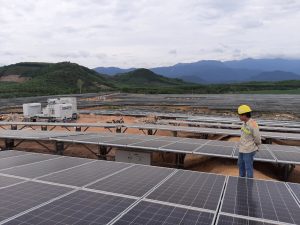 Lắp đặt nhà máy điện mặt trời tại Ninh Thuận